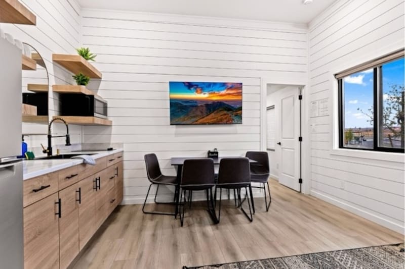 Yogi Bear™ Two Bedroom Glamping Cabin-2